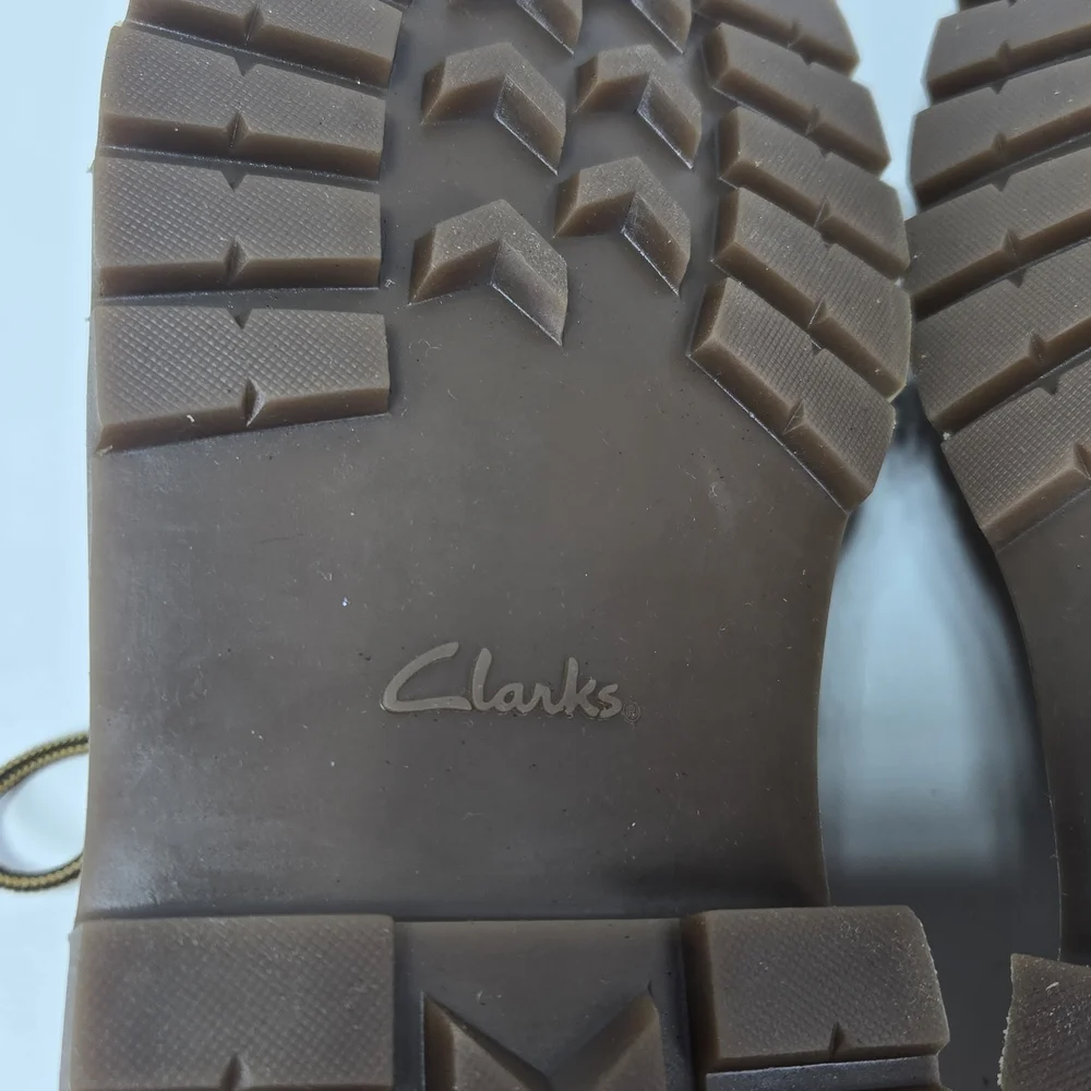 Clarks Overdale Mid Wheat Nubuck Leather Chukka Boots Men's Size 10